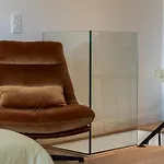 Elegant Duplex With Private Garden Terrace