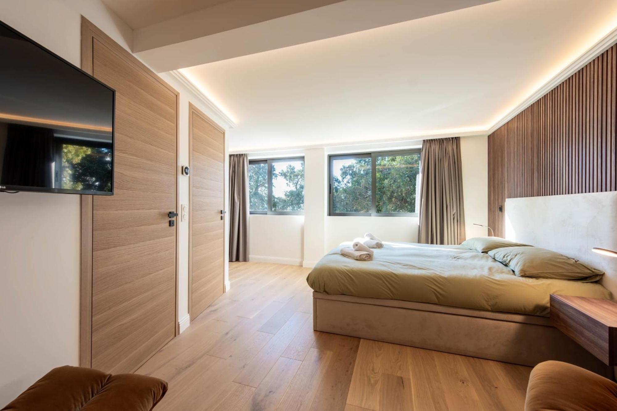Elegant Duplex With Private Garden Terrace Appartement Cannes