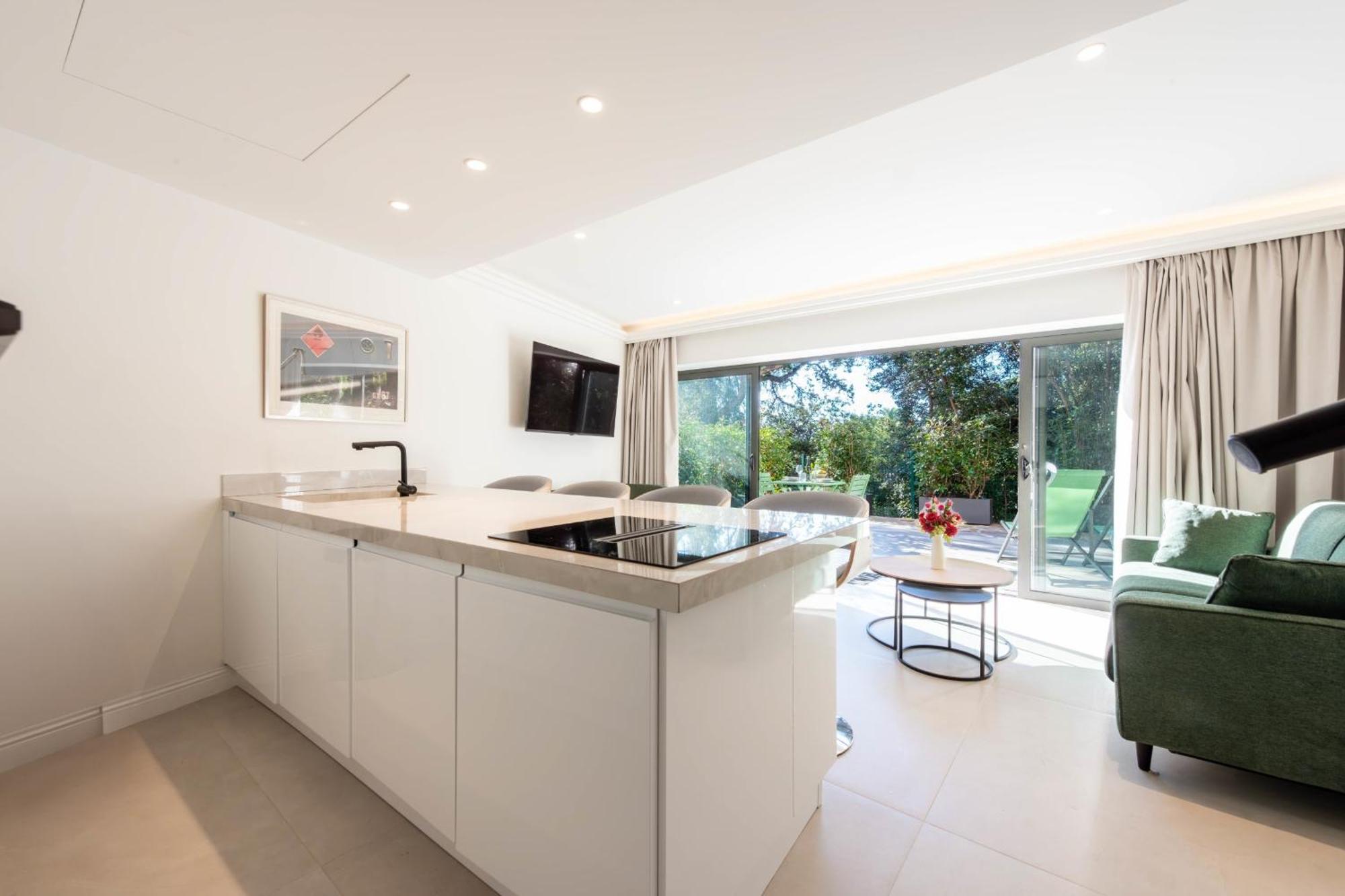 Elegant Duplex With Private Garden Terrace * Cannes