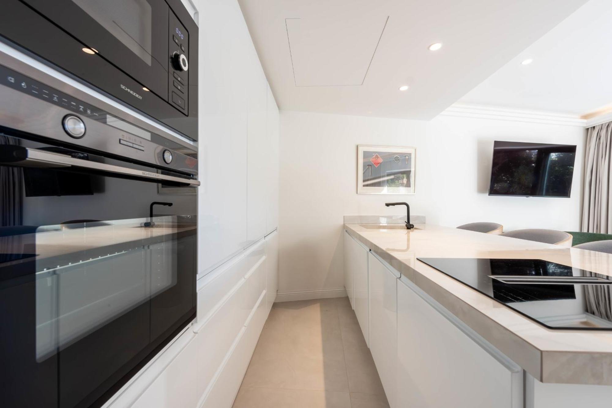 Appartement Elegant Duplex With Private Garden Terrace *