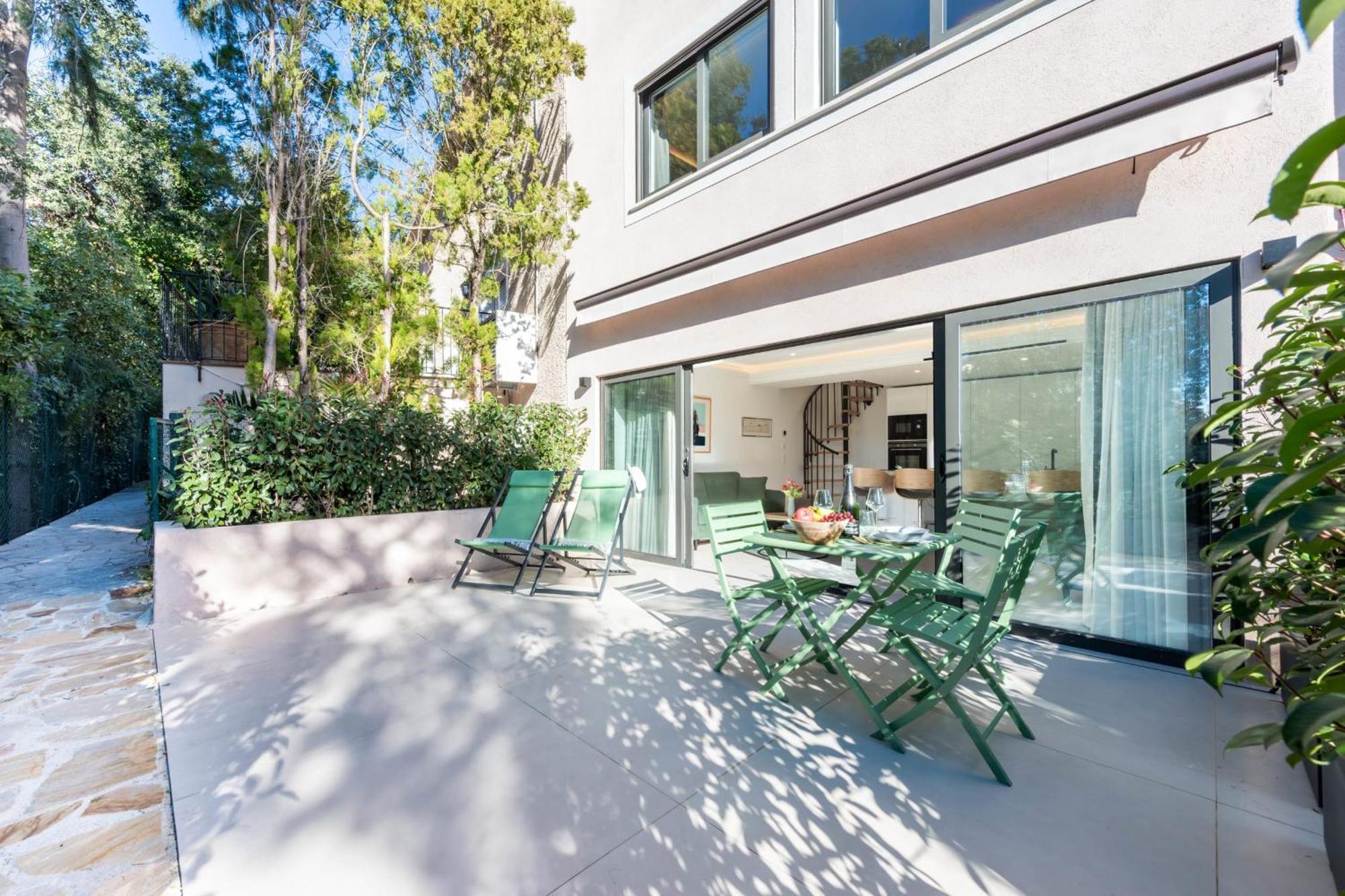 Elegant Duplex With Private Garden Terrace Cannes